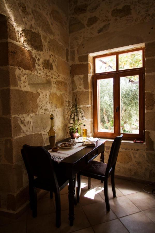 Picturesque Traditional Stone House Platanos  Exterior photo